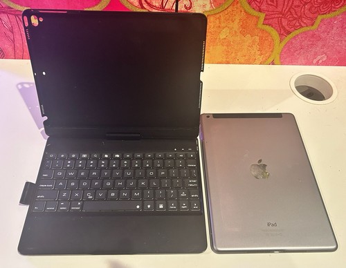 Bundled apple ipad - bundled, gen
